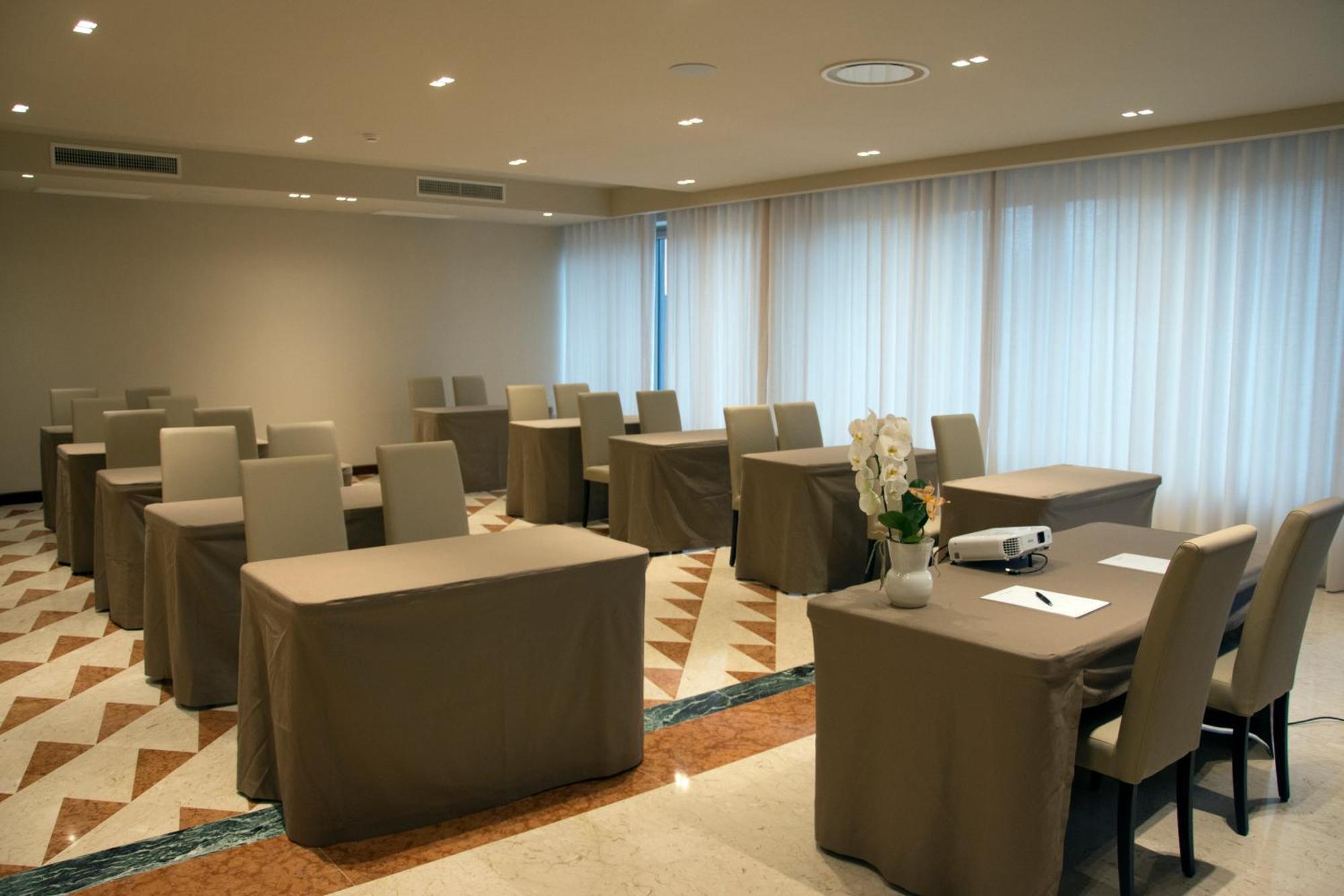 Hotel Commercio Battipaglia Zewnętrze zdjęcie