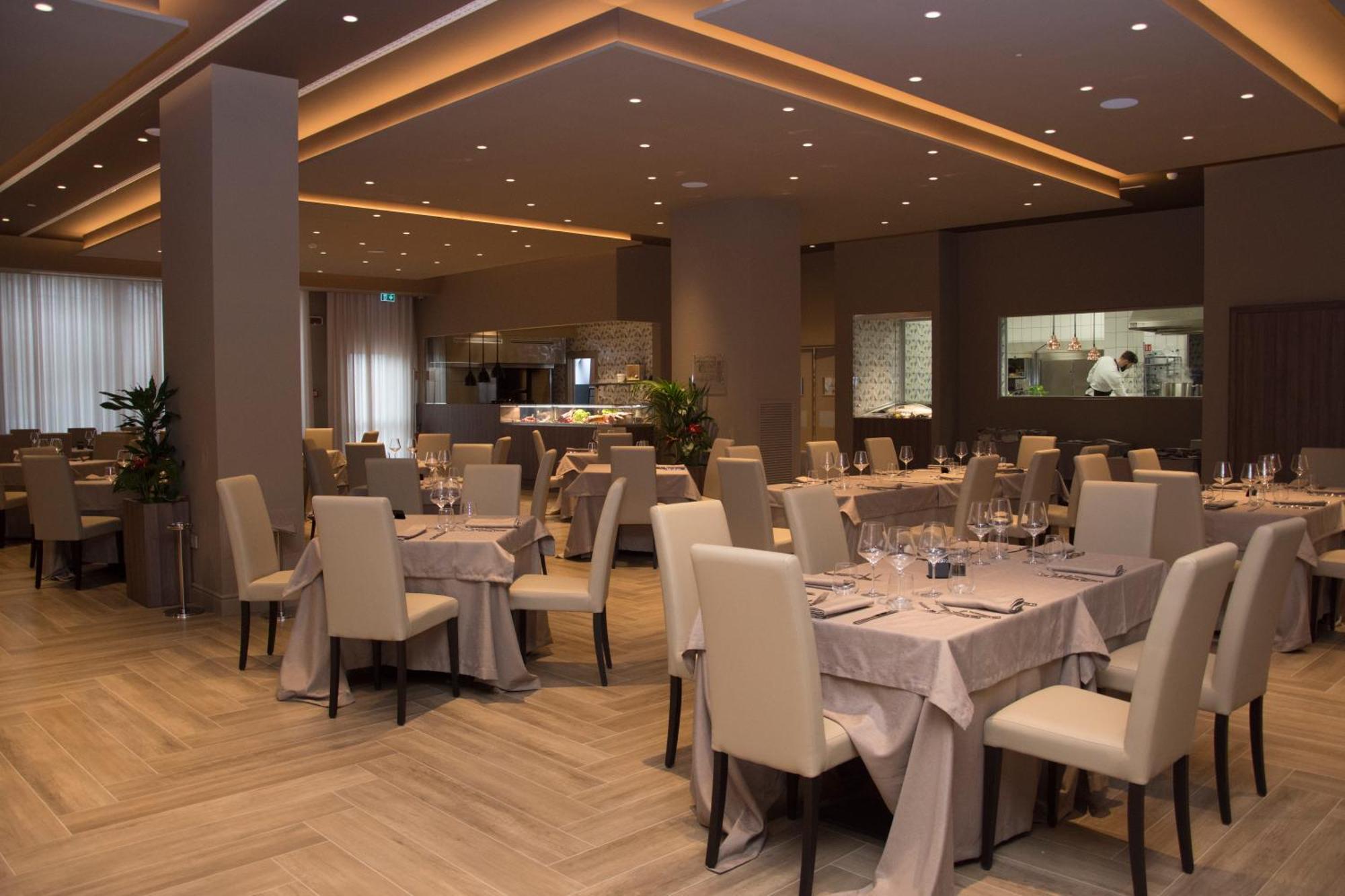 Hotel Commercio Battipaglia Zewnętrze zdjęcie